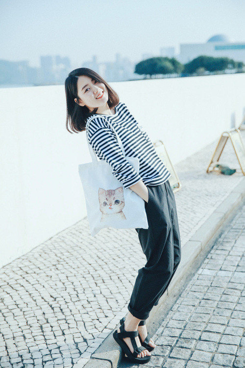 乌拉圭队中场罗德里格斯在巴黎奥运会上展现出强大的组织能力,乌拉圭罗德里格斯世界波